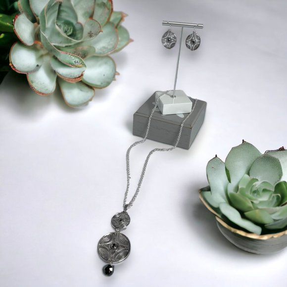 Necklace & Earring Set, Silver Antique, Double Round Pend, Hemi Crystal, 26"-28" - Picture 4 of 10